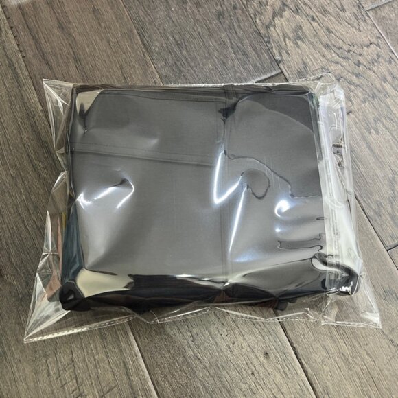 Lululemon NWOT Cotton-Blend Double-Knit Mid-Rise Cargo Pant Black - Picture 11 of 11